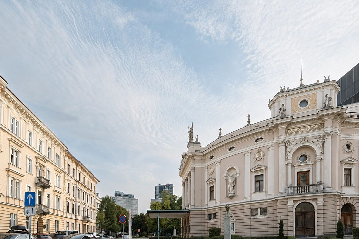 Opera v mestnem prostoru